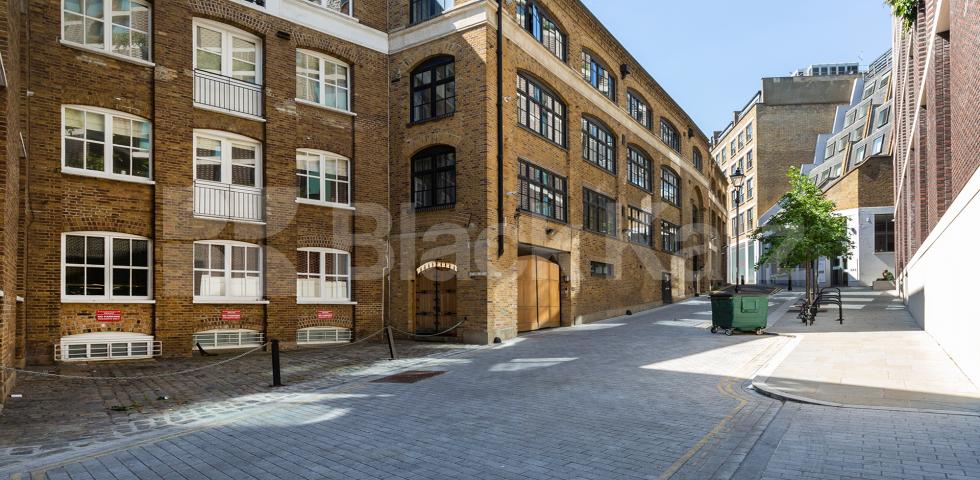 			3 BED WAREHOUSE CONVESRION!, 3 Bedroom, 1 bath, 1 reception Flat			 Crawford House Farringdon Road, CLERKENWELL / FARRINGDON